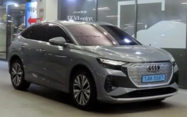 GV80쿠페전기 중고차 Q4 e-트론 40 스포트백 매물 사진 11 - 2024/08 54,179km